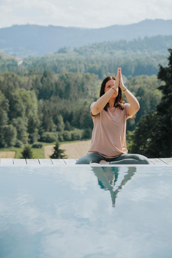 Am Wildbachberg - Luxus Ferienhaeuser Mit Infinitypool, Privatsauna Und Weinkeller Deutschlandsberg Exterior foto