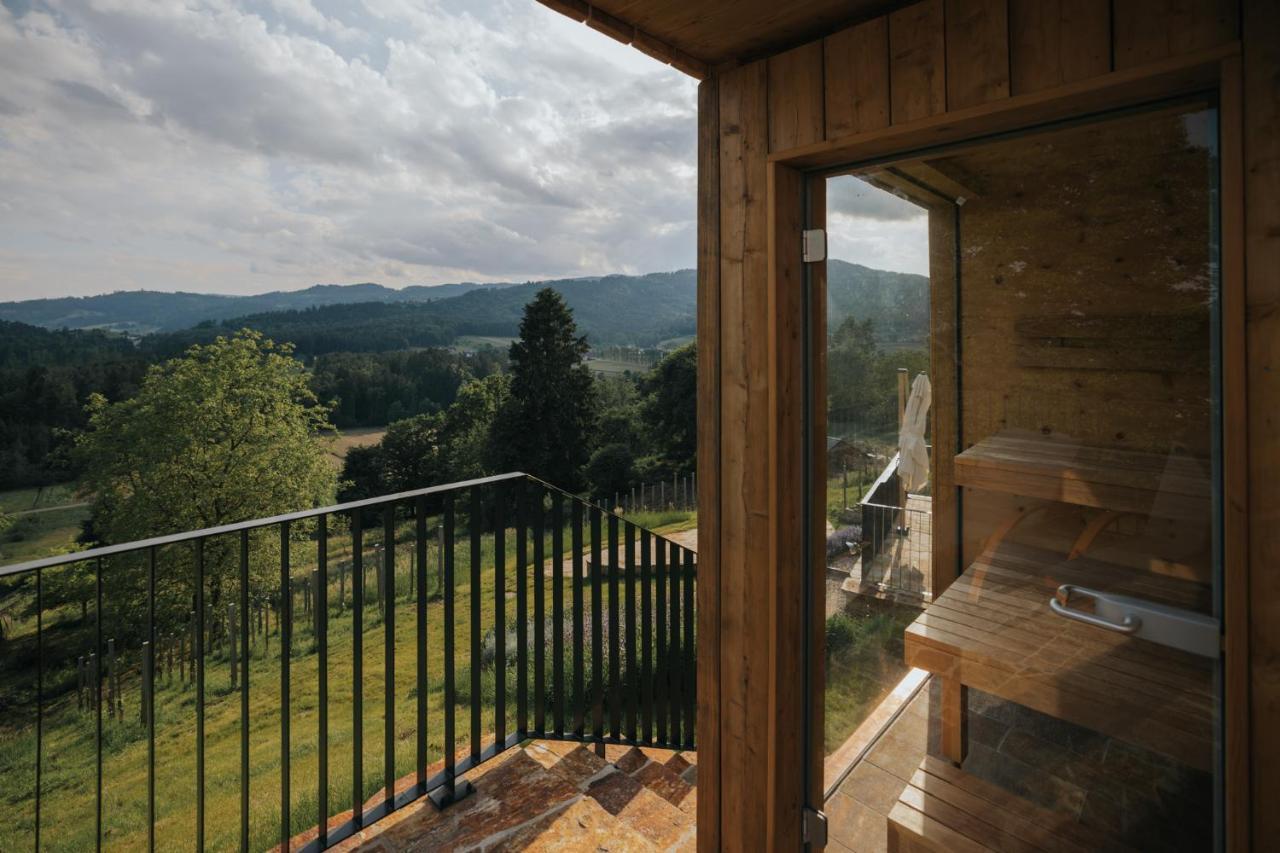 Am Wildbachberg - Luxus Ferienhaeuser Mit Infinitypool, Privatsauna Und Weinkeller Deutschlandsberg Exterior foto