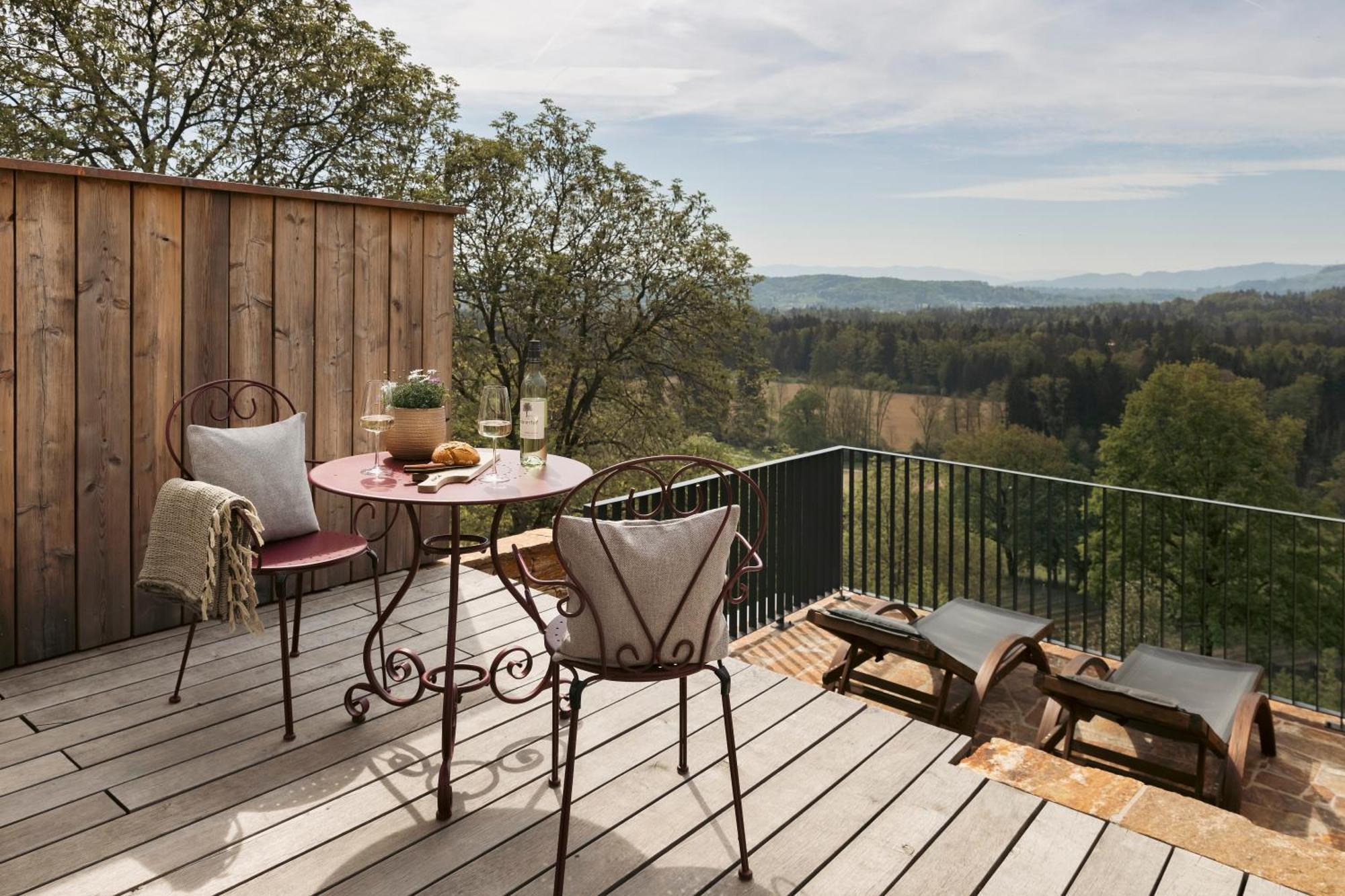 Am Wildbachberg - Luxus Ferienhaeuser Mit Infinitypool, Privatsauna Und Weinkeller Deutschlandsberg Exterior foto